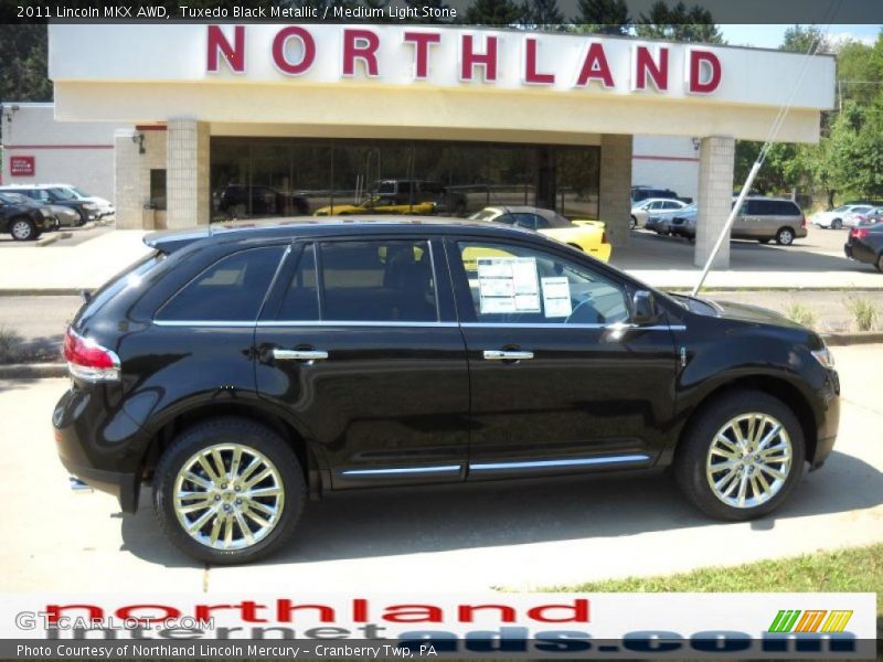 Tuxedo Black Metallic / Medium Light Stone 2011 Lincoln MKX AWD