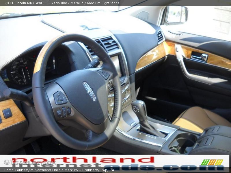 Tuxedo Black Metallic / Medium Light Stone 2011 Lincoln MKX AWD