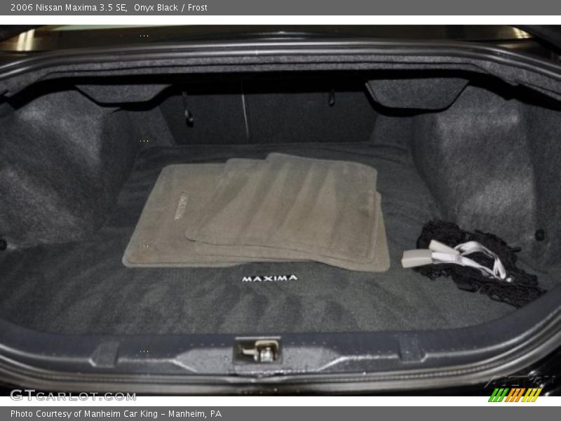 Onyx Black / Frost 2006 Nissan Maxima 3.5 SE