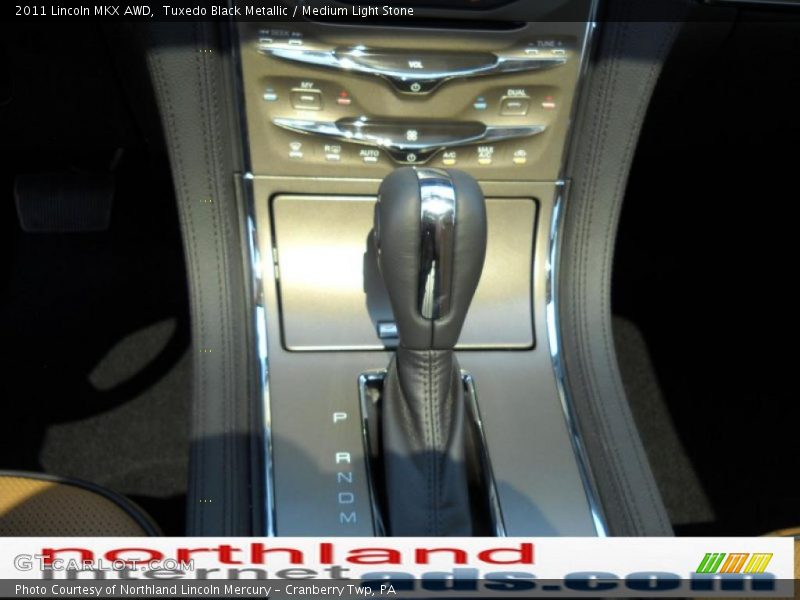 Tuxedo Black Metallic / Medium Light Stone 2011 Lincoln MKX AWD
