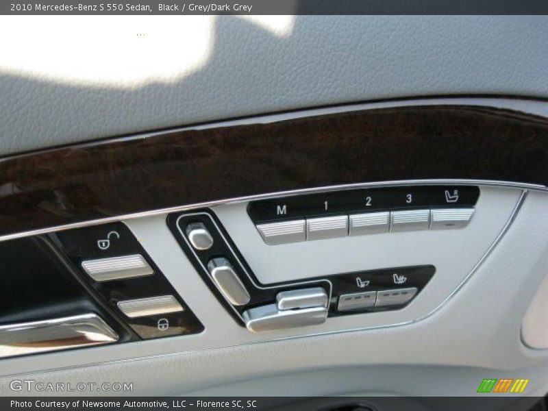 Black / Grey/Dark Grey 2010 Mercedes-Benz S 550 Sedan