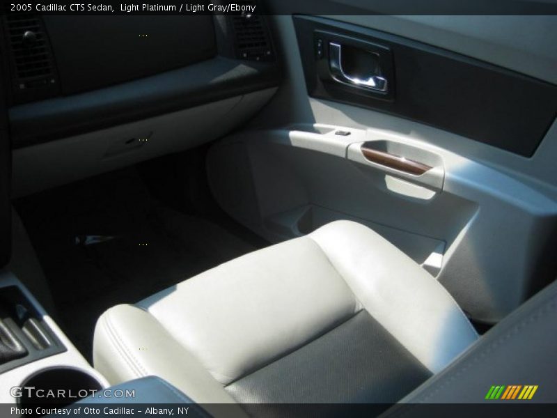 Light Platinum / Light Gray/Ebony 2005 Cadillac CTS Sedan