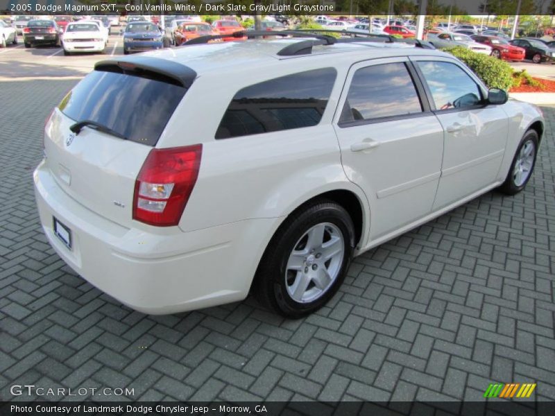 Cool Vanilla White / Dark Slate Gray/Light Graystone 2005 Dodge Magnum SXT