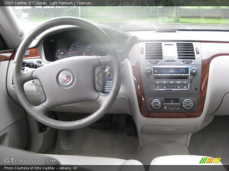 Light Platinum / Titanium 2007 Cadillac DTS Sedan