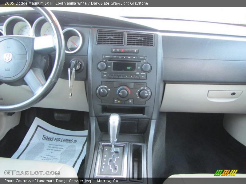 Cool Vanilla White / Dark Slate Gray/Light Graystone 2005 Dodge Magnum SXT