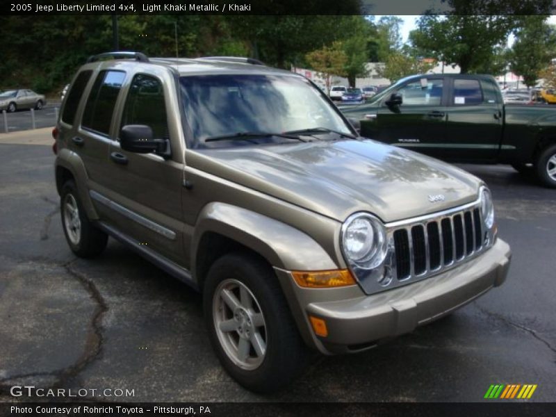Light Khaki Metallic / Khaki 2005 Jeep Liberty Limited 4x4