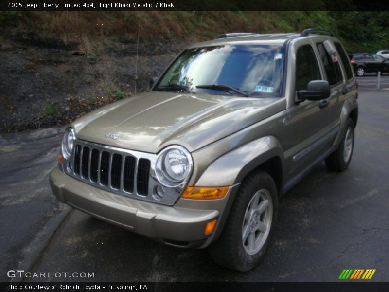 Light Khaki Metallic / Khaki 2005 Jeep Liberty Limited 4x4