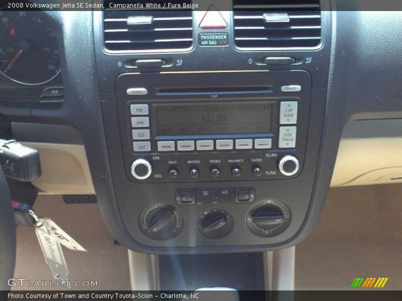 Campanella White / Pure Beige 2008 Volkswagen Jetta SE Sedan