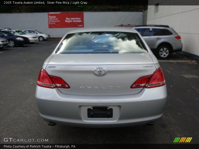 Silver Pine Mica / Light Gray 2005 Toyota Avalon Limited