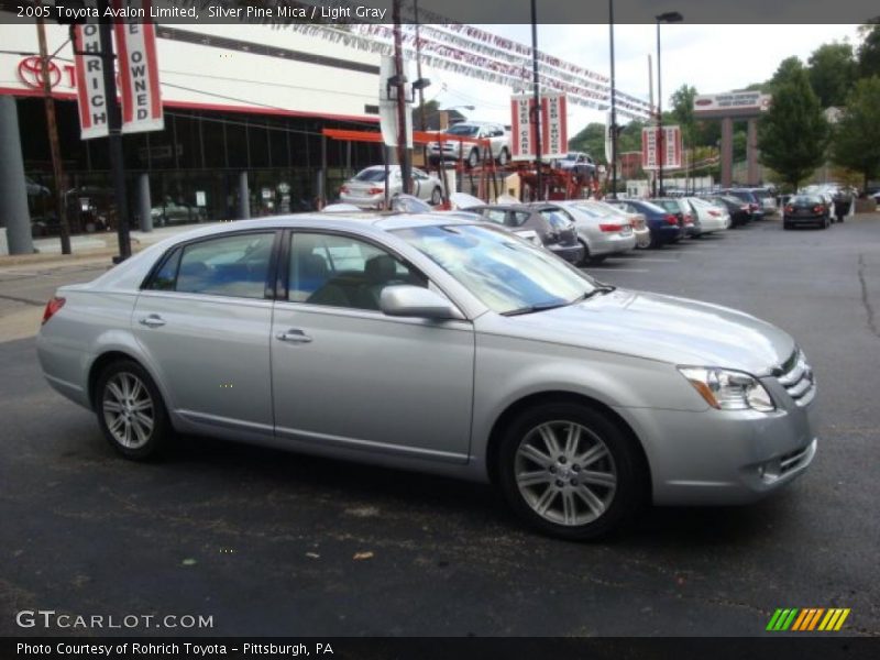 Silver Pine Mica / Light Gray 2005 Toyota Avalon Limited