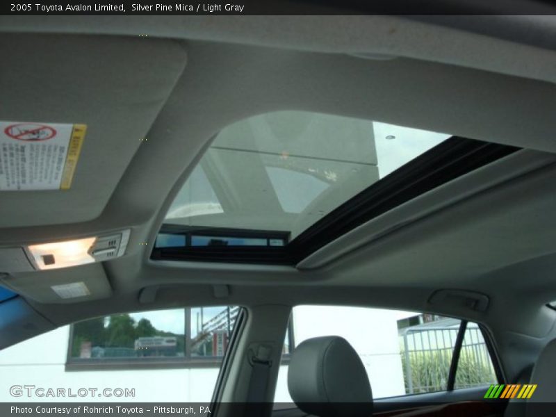 Silver Pine Mica / Light Gray 2005 Toyota Avalon Limited
