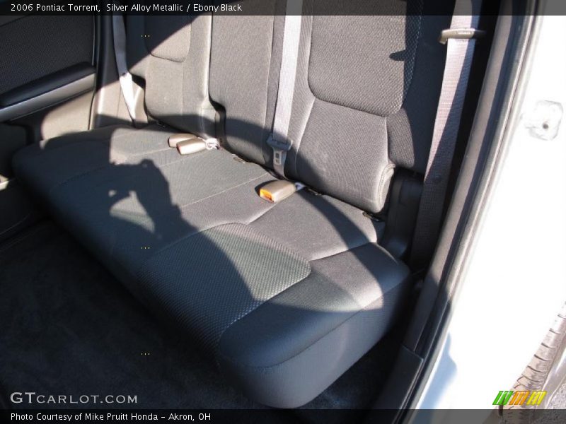 Silver Alloy Metallic / Ebony Black 2006 Pontiac Torrent
