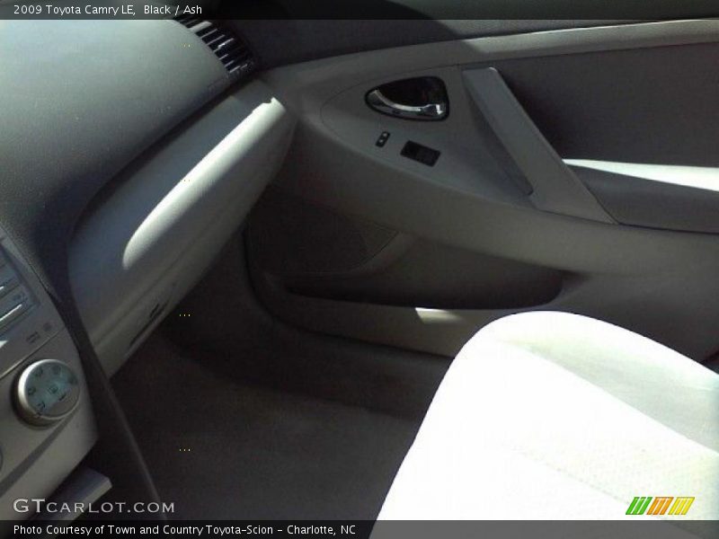 Black / Ash 2009 Toyota Camry LE