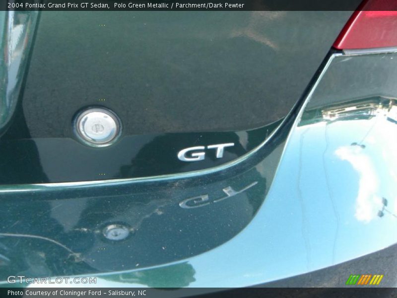 Polo Green Metallic / Parchment/Dark Pewter 2004 Pontiac Grand Prix GT Sedan