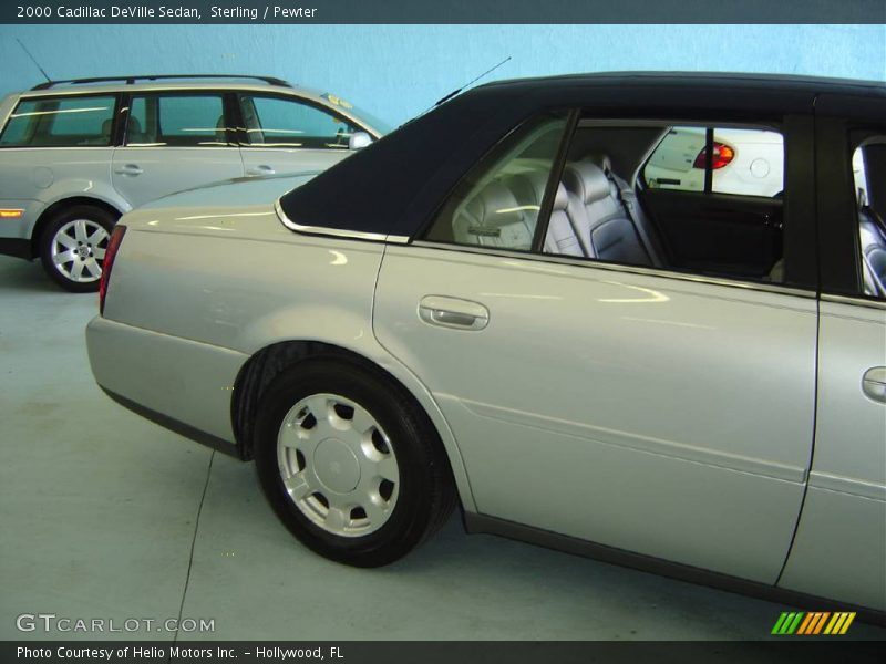 Sterling / Pewter 2000 Cadillac DeVille Sedan