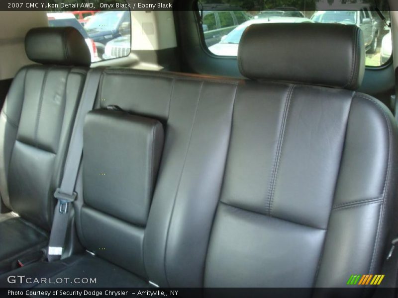 Onyx Black / Ebony Black 2007 GMC Yukon Denali AWD