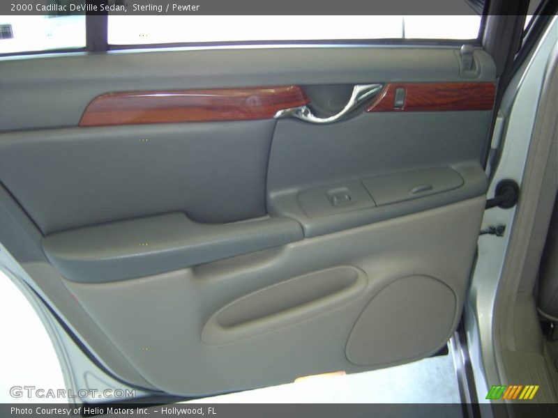 Sterling / Pewter 2000 Cadillac DeVille Sedan