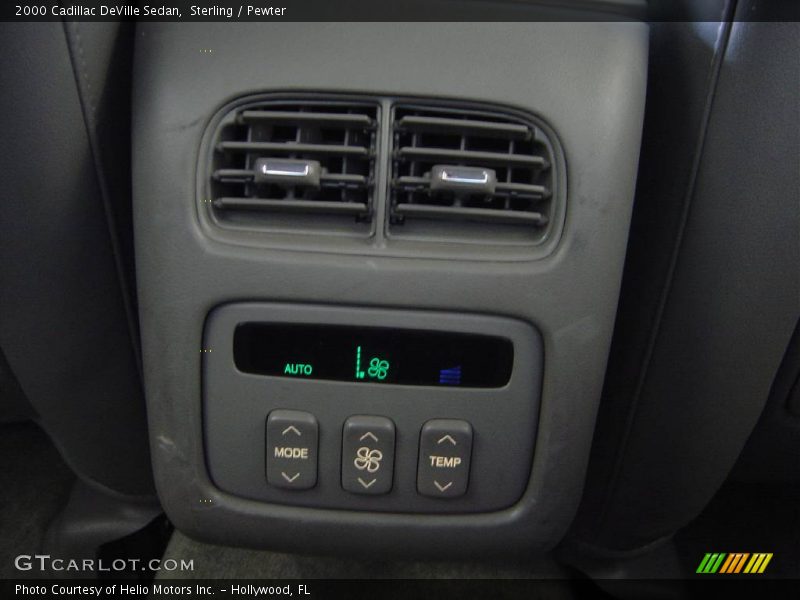Sterling / Pewter 2000 Cadillac DeVille Sedan