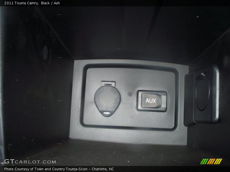Black / Ash 2011 Toyota Camry