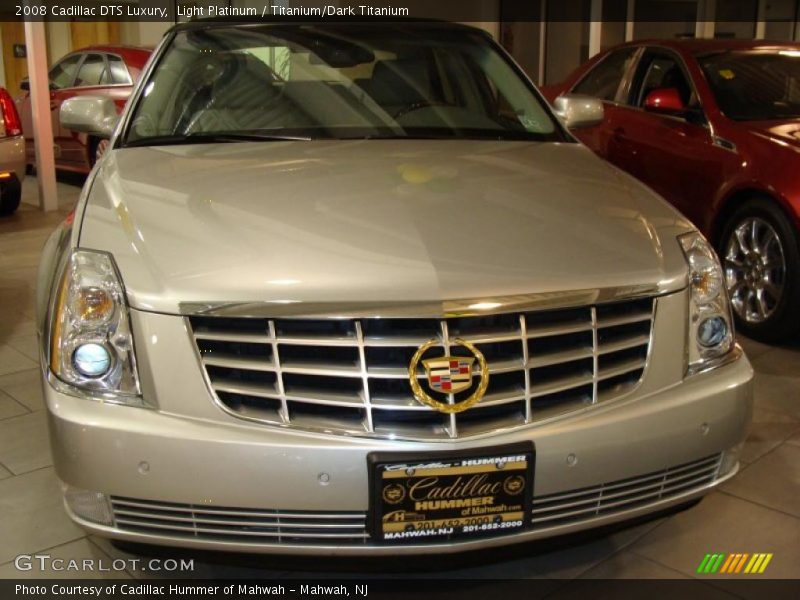 Light Platinum / Titanium/Dark Titanium 2008 Cadillac DTS Luxury