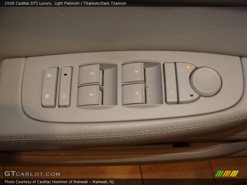 Light Platinum / Titanium/Dark Titanium 2008 Cadillac DTS Luxury