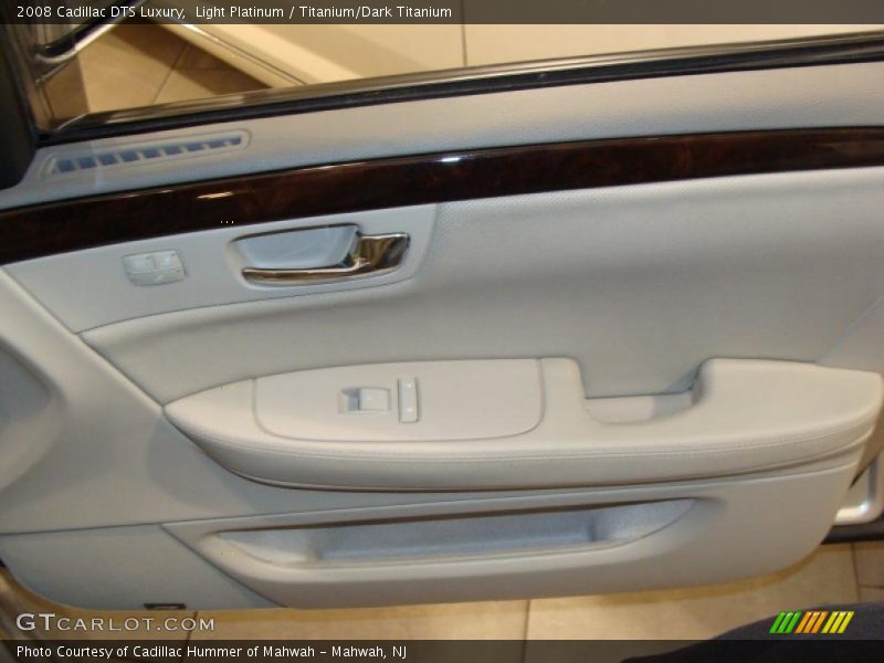 Light Platinum / Titanium/Dark Titanium 2008 Cadillac DTS Luxury