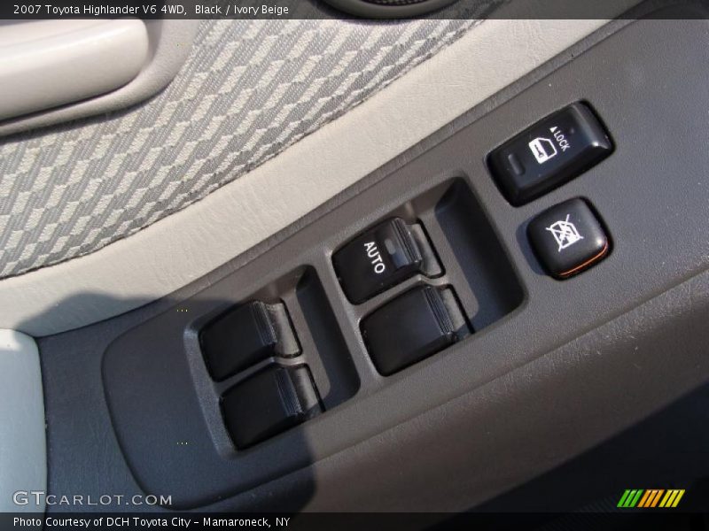 Black / Ivory Beige 2007 Toyota Highlander V6 4WD