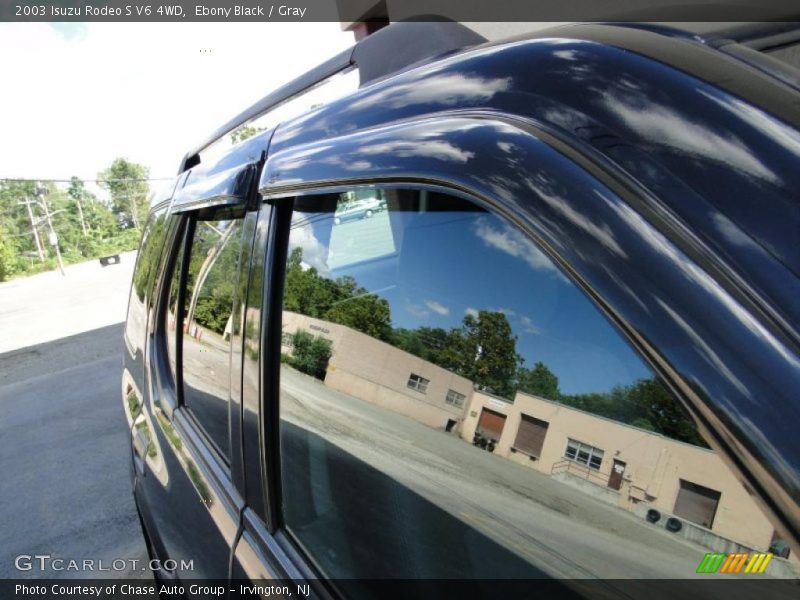 Ebony Black / Gray 2003 Isuzu Rodeo S V6 4WD