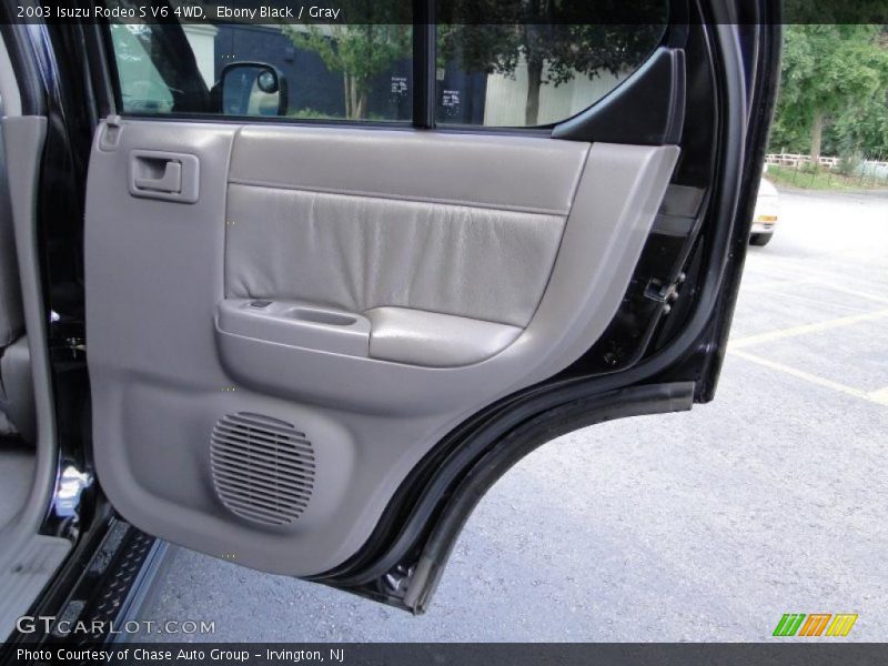 Ebony Black / Gray 2003 Isuzu Rodeo S V6 4WD