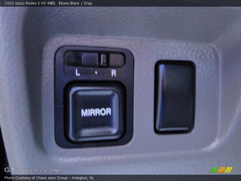 Ebony Black / Gray 2003 Isuzu Rodeo S V6 4WD