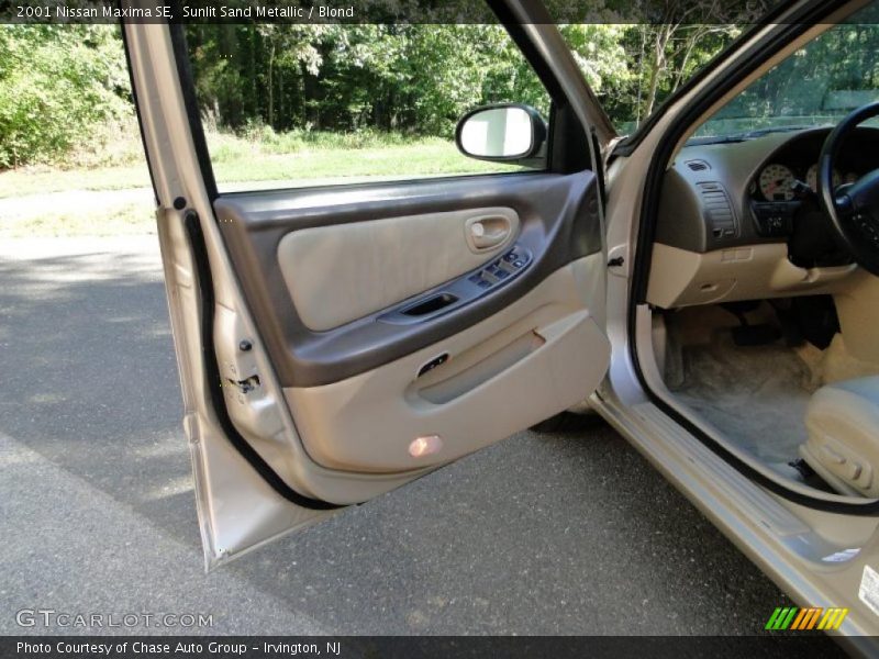 Sunlit Sand Metallic / Blond 2001 Nissan Maxima SE