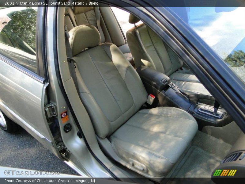 Sunlit Sand Metallic / Blond 2001 Nissan Maxima SE