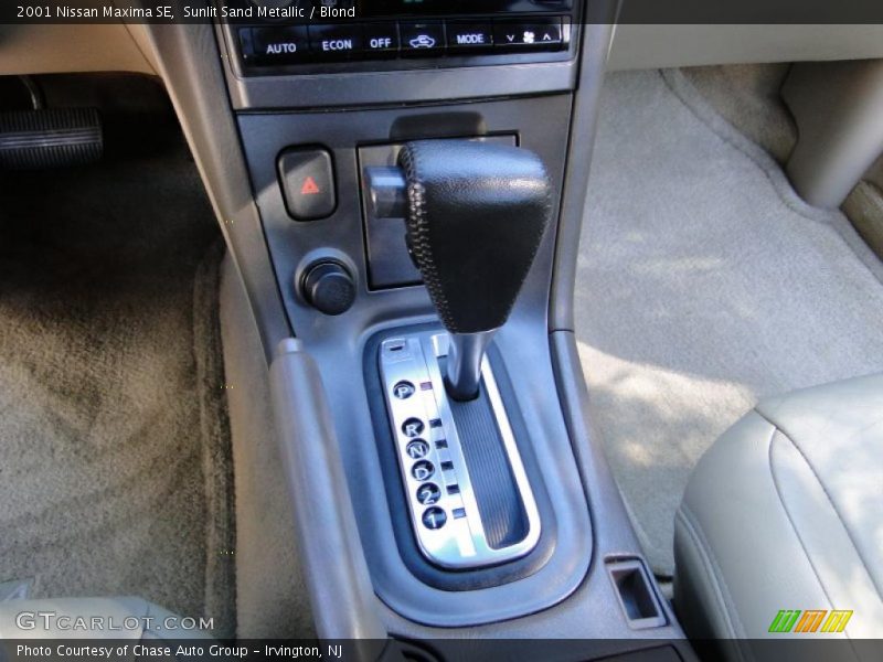 Sunlit Sand Metallic / Blond 2001 Nissan Maxima SE