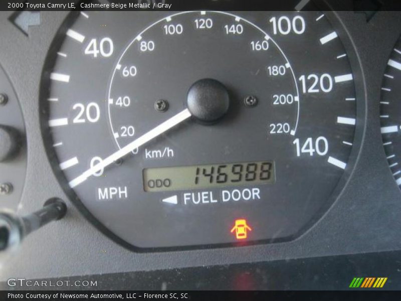 Cashmere Beige Metallic / Gray 2000 Toyota Camry LE