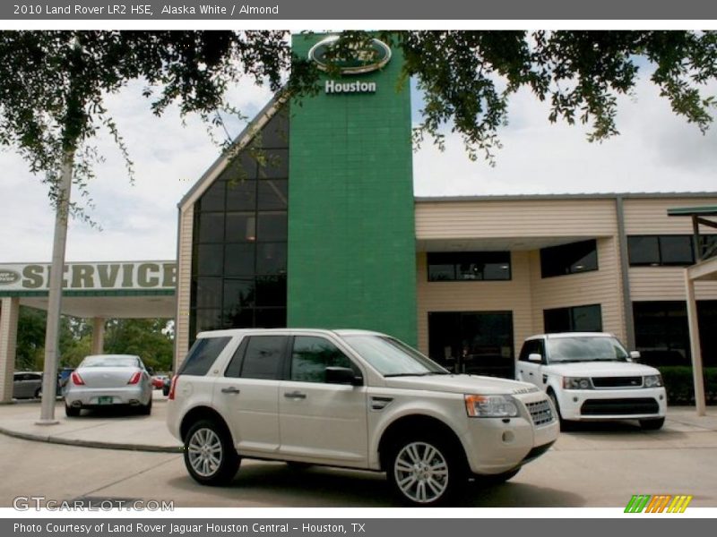Alaska White / Almond 2010 Land Rover LR2 HSE
