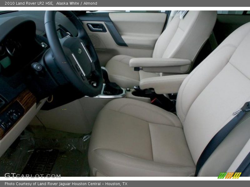 Alaska White / Almond 2010 Land Rover LR2 HSE