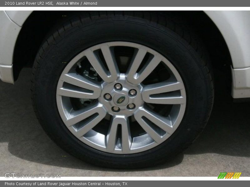 Alaska White / Almond 2010 Land Rover LR2 HSE