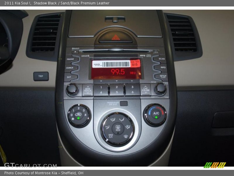 Shadow Black / Sand/Black Premium Leather 2011 Kia Soul !