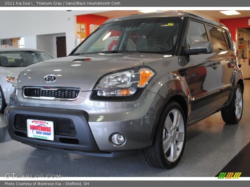 Titanium Gray / Sand/Black Houndstooth Cloth 2011 Kia Soul !