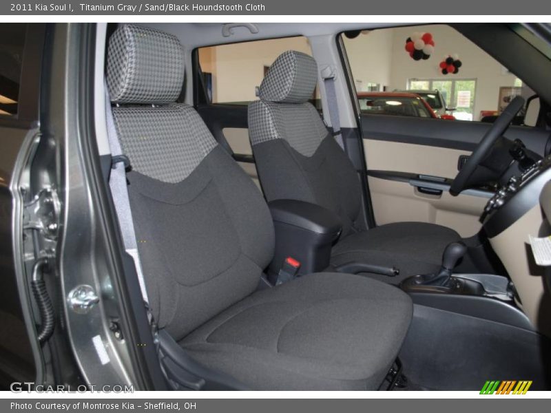 Titanium Gray / Sand/Black Houndstooth Cloth 2011 Kia Soul !