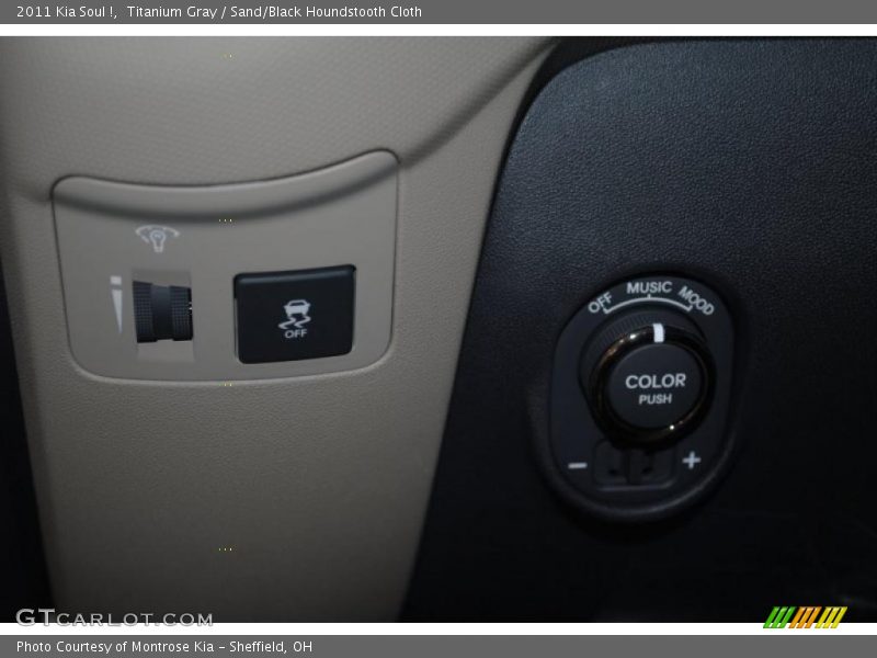 Titanium Gray / Sand/Black Houndstooth Cloth 2011 Kia Soul !