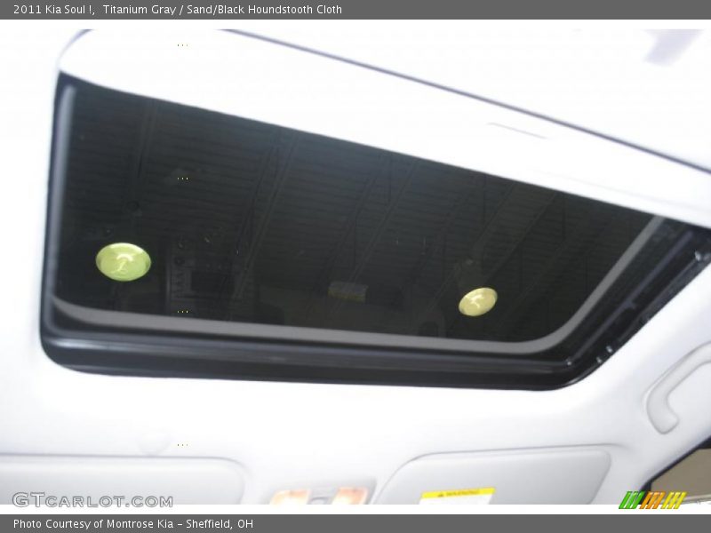 Titanium Gray / Sand/Black Houndstooth Cloth 2011 Kia Soul !