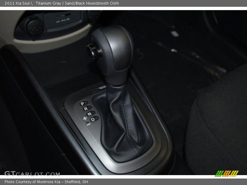 Titanium Gray / Sand/Black Houndstooth Cloth 2011 Kia Soul !