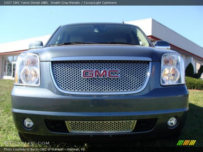 Stealth Gray Metallic / Cocoa/Light Cashmere 2007 GMC Yukon Denali AWD