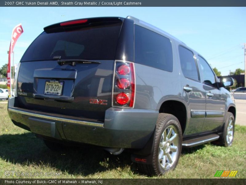 Stealth Gray Metallic / Cocoa/Light Cashmere 2007 GMC Yukon Denali AWD