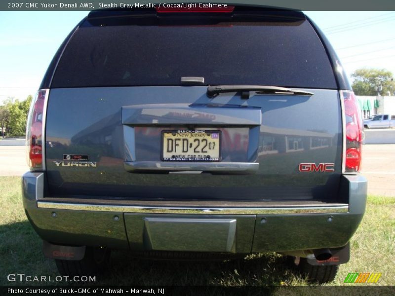 Stealth Gray Metallic / Cocoa/Light Cashmere 2007 GMC Yukon Denali AWD