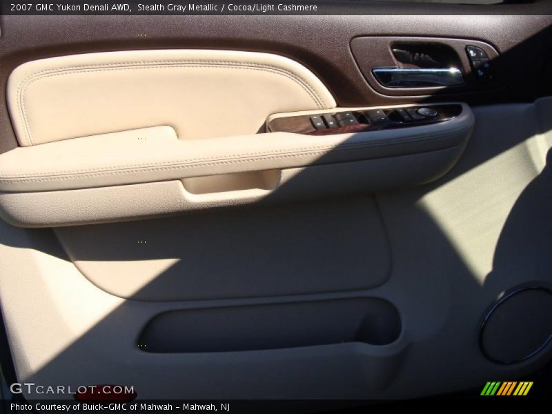 Stealth Gray Metallic / Cocoa/Light Cashmere 2007 GMC Yukon Denali AWD