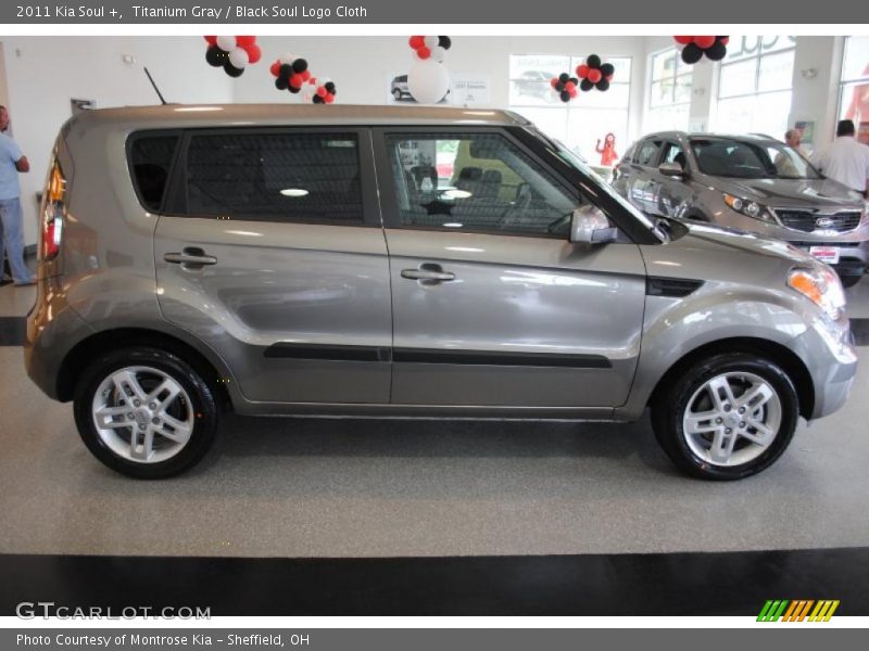 Titanium Gray / Black Soul Logo Cloth 2011 Kia Soul +