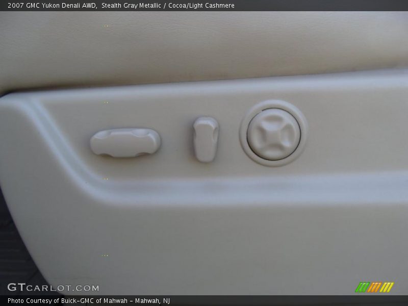 Stealth Gray Metallic / Cocoa/Light Cashmere 2007 GMC Yukon Denali AWD