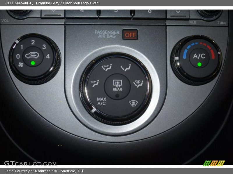 Titanium Gray / Black Soul Logo Cloth 2011 Kia Soul +